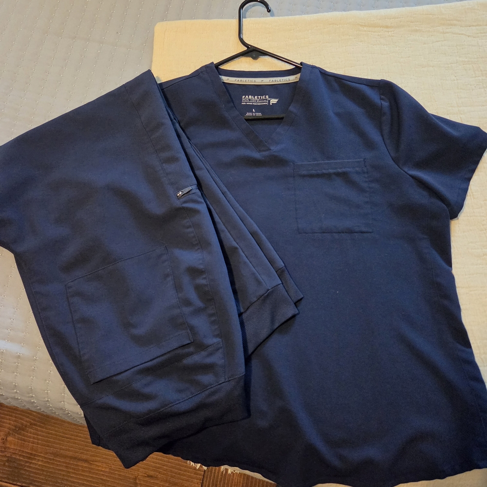 Fabletics Women's Navy Scrub Set, M